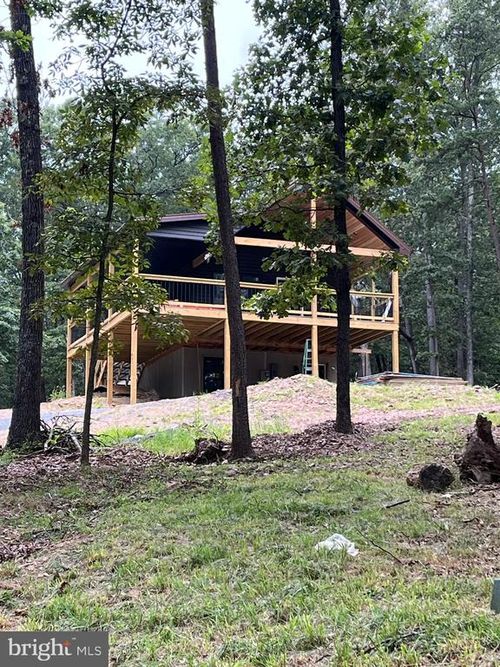 1293 Holly Hill Ln, BERKELEY SPRINGS, WV, 25411-6816 | Card Image
