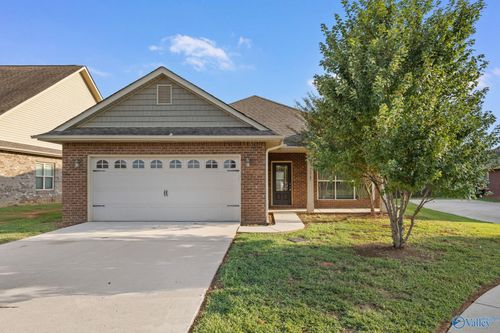 13767 Glendorch Ln, Athens, AL, 35613-1401 | Card Image