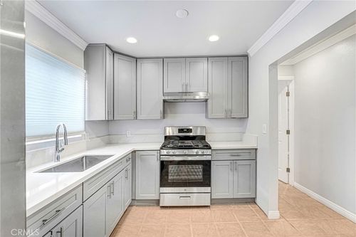 400 W 109th St, Los Angeles, CA, 90061-1512 | Card Image