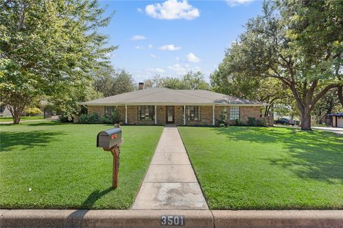 3501 Marsh Ln, Grapevine, TX, 76051-6833 | Card Image