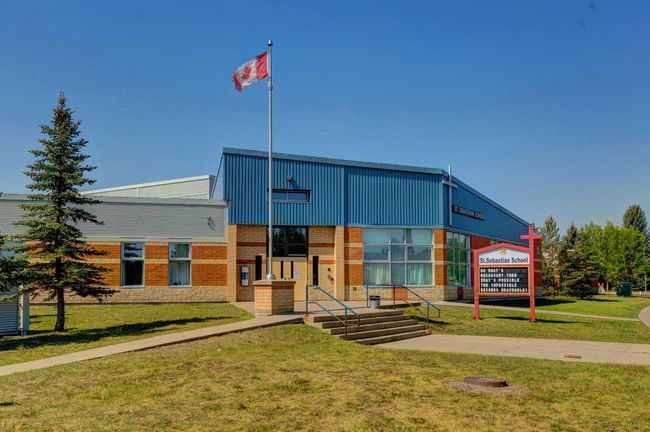 71 Chapman Green Se, House other with 5 bedrooms, 4 bathrooms and 4 parking in Calgary AB | Image 41