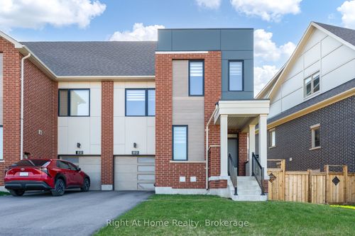 80 Settlers Rd E, Oakville, ON, L6H0Y8 | Card Image