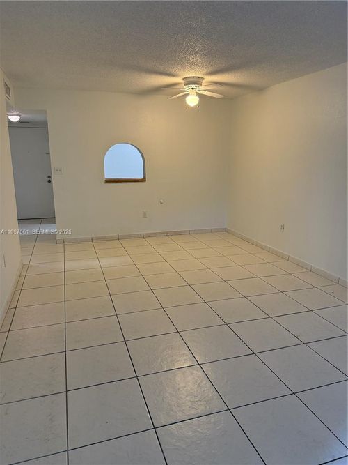 apt-201-5755 W 20th Ave, Hialeah, FL, 33012-7545 | Card Image