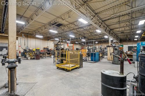 4082 6th St, Wyandotte, MI, 48192-7104 | Card Image