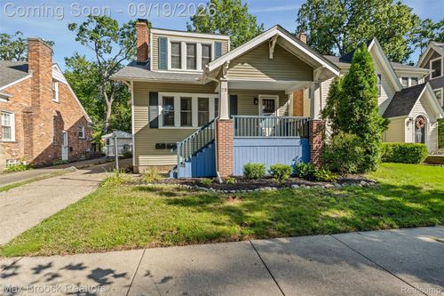 25 Wellesley Dr, Pleasant Ridge, MI, 48069-1254 | Card Image
