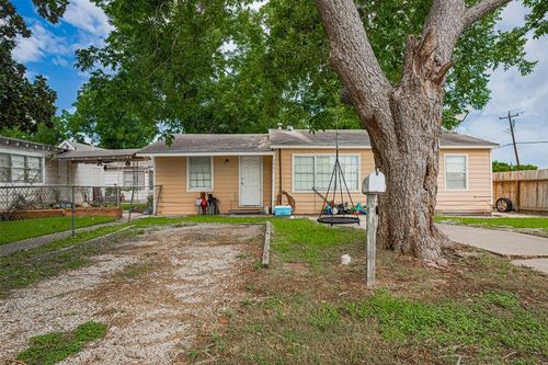 1005 Center St, Wharton, TX, 77488-4227 | Card Image