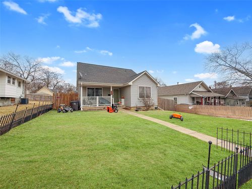 2915 3rd St, Des Moines, IA, 50313-4303 | Card Image