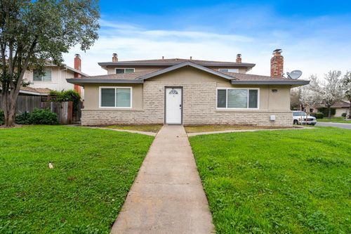 5755 Blachly Way, Sacramento, CA, 95841-2458 | Card Image