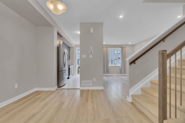 736 Cashmere Terr, House attached with 3 bedrooms, 4 bathrooms and 1 parking in Ottawa ON | Image 11