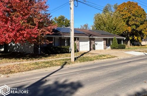 400 & 402 S D Street, Fairfield, IA, 52556 | Card Image