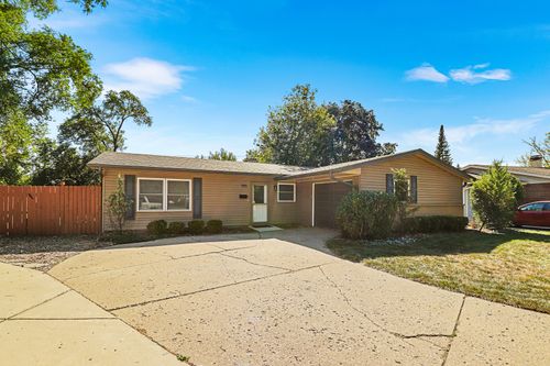 905 Wilshire Dr, Wheeling, IL, 60090-3930 | Card Image