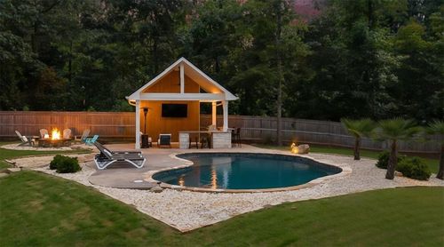 1365 Ridgefield Dr, Roswell, GA, 30075-4118 | Card Image