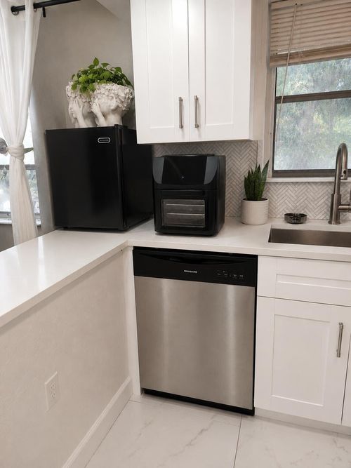 21-2607 Ne 8th Avenue Ne, Wilton Manors, FL, 33334 | Card Image
