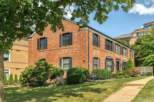 1e-35 Topton Way, Clayton, MO, 63105-1665 | Card Image