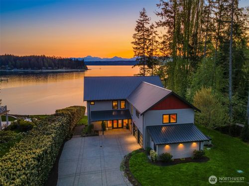 6783 Ne Bergman Rd, Bainbridge Island, WA, 98110-1207 | Card Image