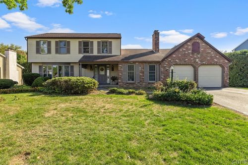 110 Kaymar Dr, Syracuse, NY, 13212-1933 | Card Image