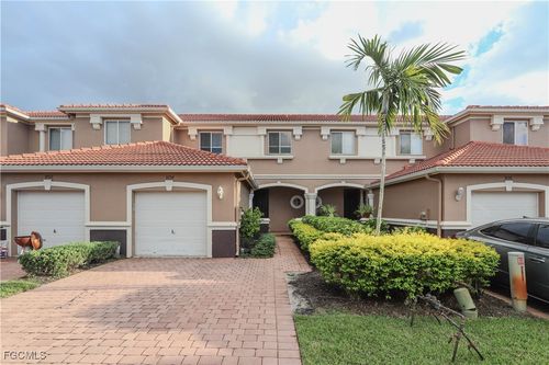 9724 Roundstone Cir, FORT MYERS, FL, 33967-5157 | Card Image