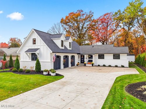 6588 2nd St, Independence, OH, 44131-4726 | Card Image