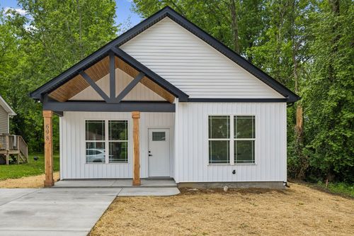 698 19th Ave W, Springfield, TN, 37172-3467 | Card Image