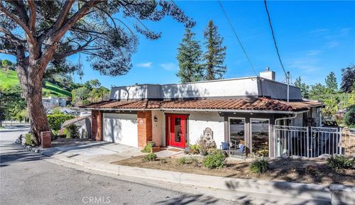 22661 Cavalier St, Woodland Hills, CA, 91364-3922 | Card Image