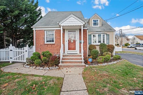 4 Wayside Ln, Nutley, NJ, 07110-2554 | Card Image