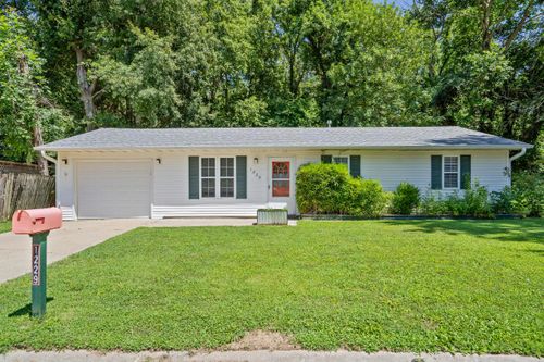 1229 Brown Dr, Boonville, MO, 65233-2269 | Card Image