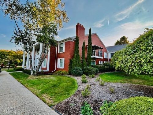 19710 W 13 Mile Rd, Beverly Hills, MI, 48025-5166 | Card Image