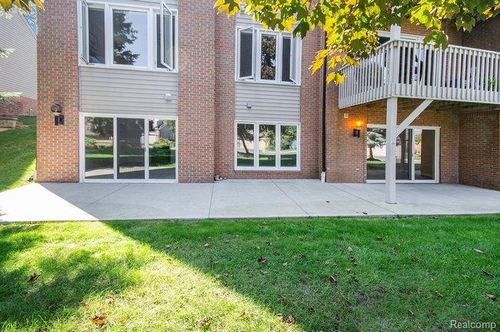 3412 Loon Lake Shores Rd, Waterford, MI, 48329-4231 | Card Image