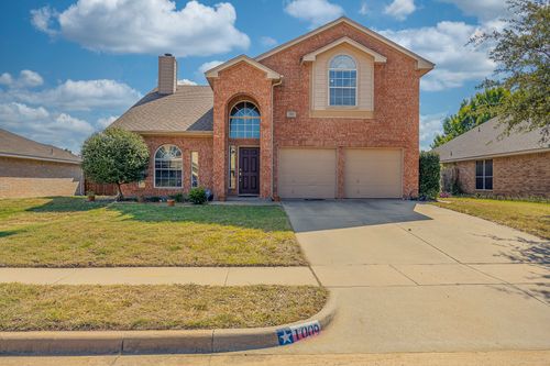 1009 Windsor Dr, Saginaw, TX, 76179-6353 | Card Image