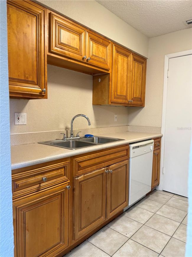 APT-302 - 13287 Arbor Pointe Cir, Condo with 2 bedrooms, 2 bathrooms and null parking in TAMPA FL | Image 6