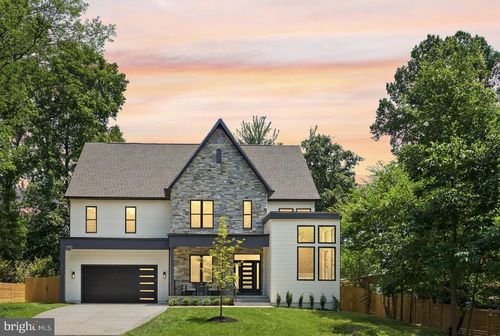 1915 Great Falls St, MCLEAN, VA, 22101-5418 | Card Image