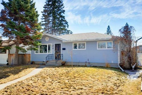 81 Healy Dr Sw, Calgary, AB, T2V2Z8 | Card Image