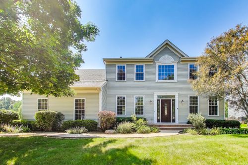 498 Nuthatch Way, Lindenhurst, IL, 60046-4935 | Card Image