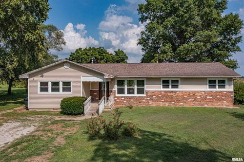 412 S Main St, Iuka, IL, 62849-1010 | Card Image