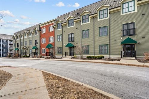 302-33 Naomis Way, Colchester, VT, 05446-5764 | Card Image