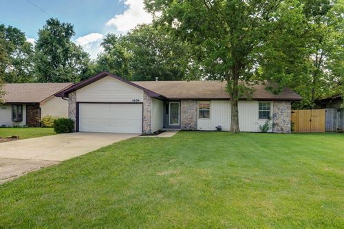 3656 S Kansas Ave, Springfield, MO, 65807-4493 | Card Image