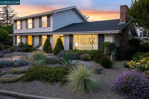 127 Brookfield Dr, Moraga, CA, 94556-1746 | Card Image