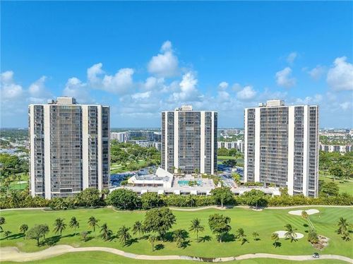 1222-20301 W Country Club Dr, Aventura, FL, 33180-1675 | Card Image