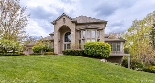 6410 Enclave Dr, Clarkston, MI, 48348-4858 | Card Image