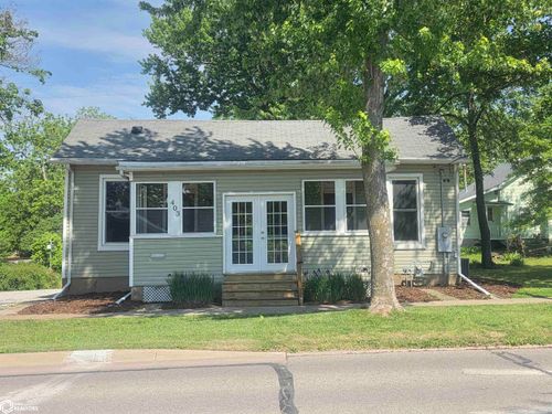 403 N B St, Fairfield, IA, 52556-2923 | Card Image