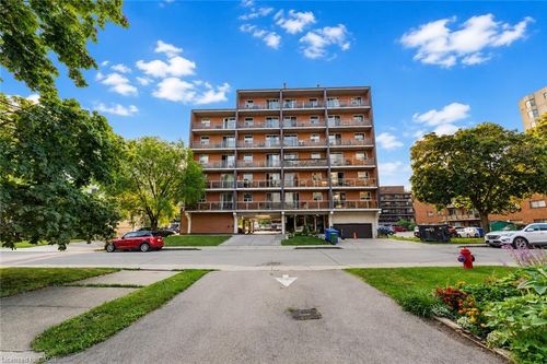 406-30 Summit Ave, Hamilton, ON, L8V2R8 | Card Image