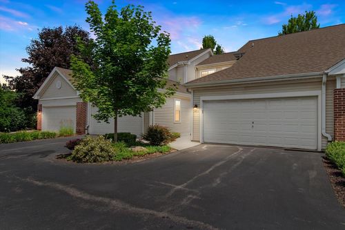 6913 W Rawson Avenue, Franklin, WI, 53132 | Card Image