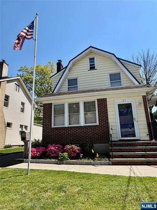 27 Roosevelt Ave, Dumont, NJ, 07628-2914 | Card Image