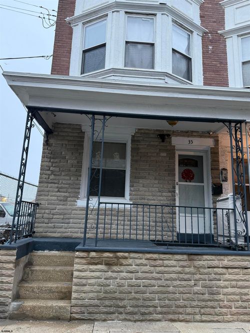 35 S Spray Ave, Atlantic City, NJ, 08401-6463 | Card Image