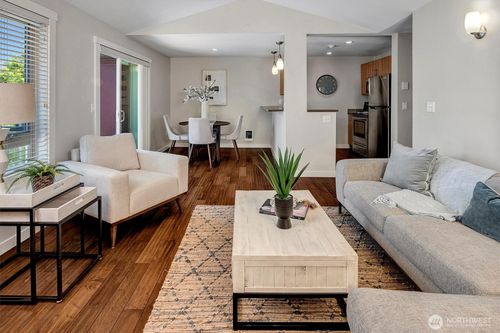 unit-301-15132 Ne 82nd St, Redmond, WA, 98052-4146 | Card Image