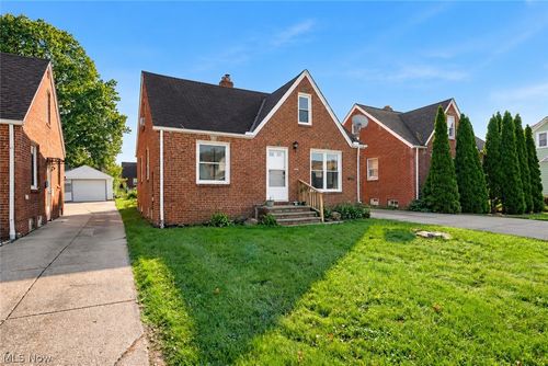 3431 Grovewood Ave, Parma, OH, 44134-1261 | Card Image