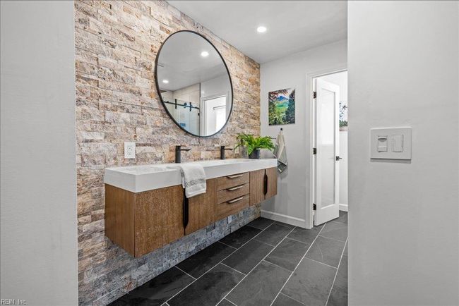 Primary Bathroom | Image 27