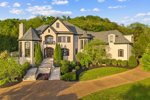 672 Legends Crest Dr, Franklin, TN, 37069-4656 | Card Image