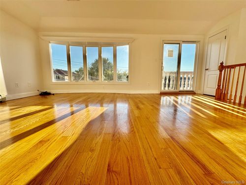 fl-2nd-64 230th St, Oakland Gardens, NY, 11364-2713 | Card Image
