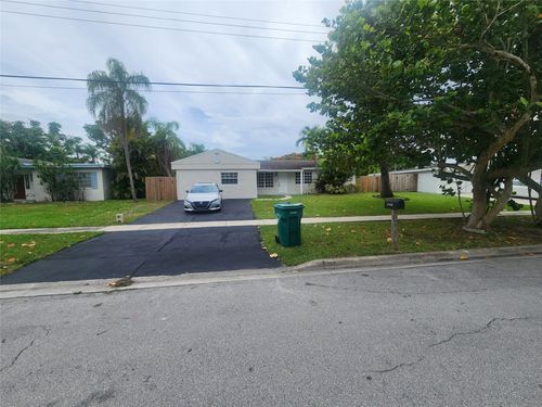 6133 Hogan Creek Rd, Margate, FL, 33063-2233 | Card Image